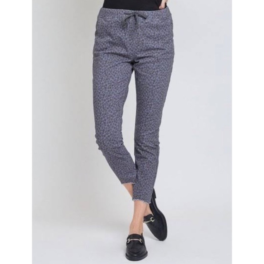 Royalty For Me | Navy Abstract Drawstring-Waist Cutoff Jogger - Women Medium